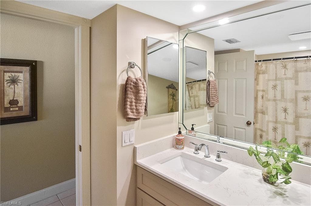 400 Lenell RD # 306, FORT MYERS BEACH FL 33931-18