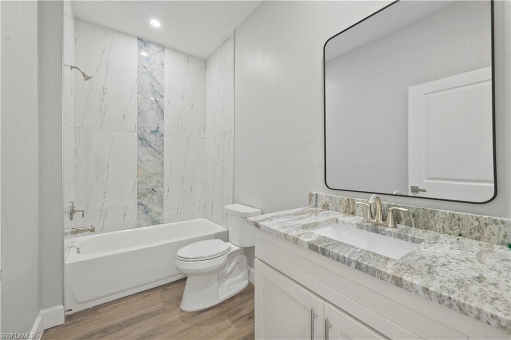 4117 Woodside AVE, FORT MYERS FL 33916-19