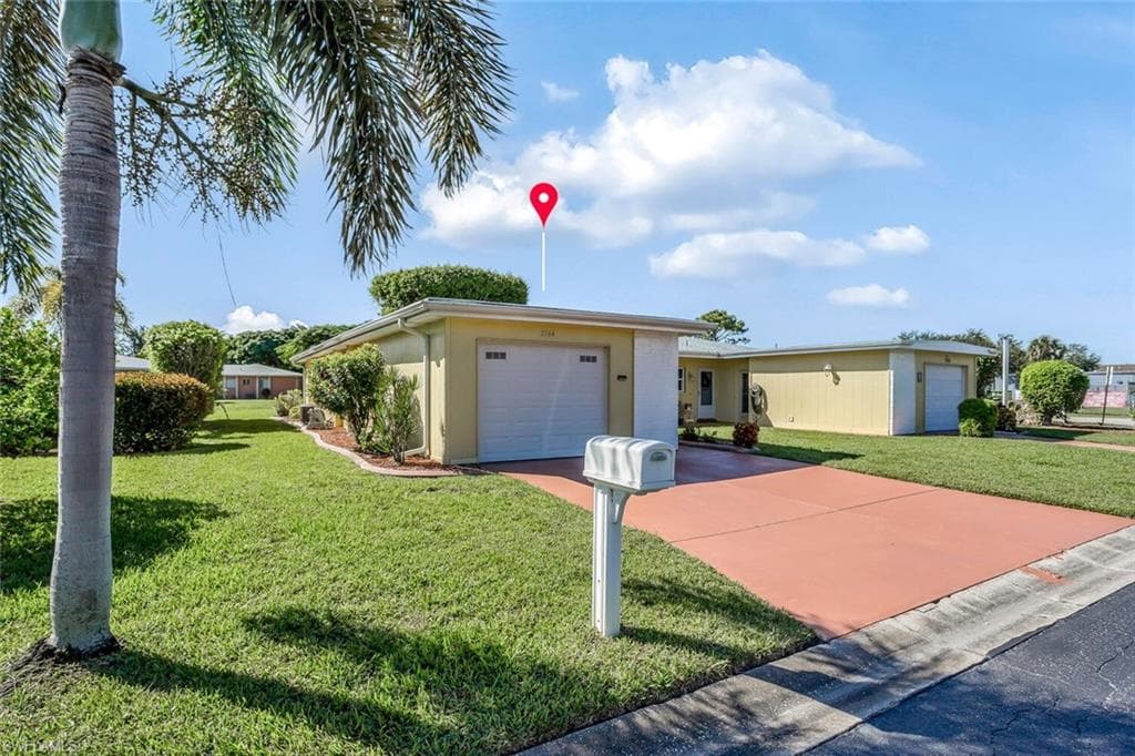 2164 Leisure LN, FORT MYERS FL 33907-1