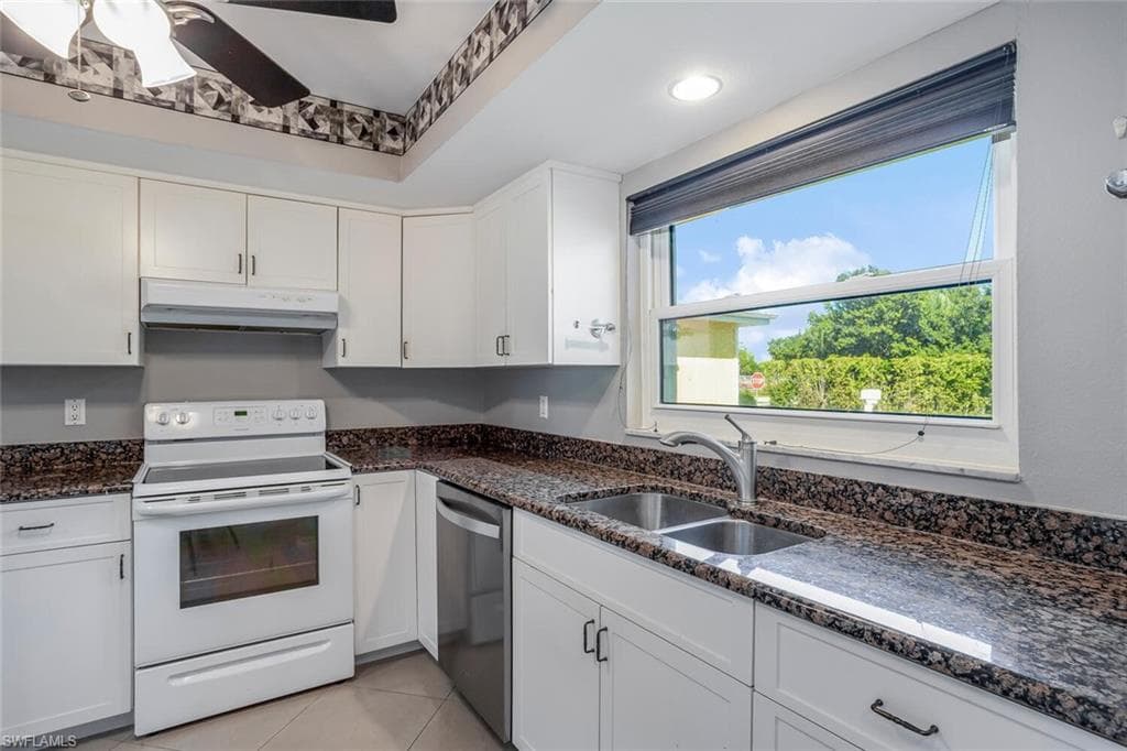 2164 Leisure LN, FORT MYERS FL 33907-5