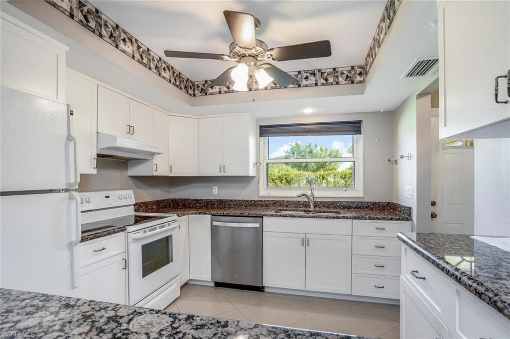 2164 Leisure LN, FORT MYERS FL 33907-6