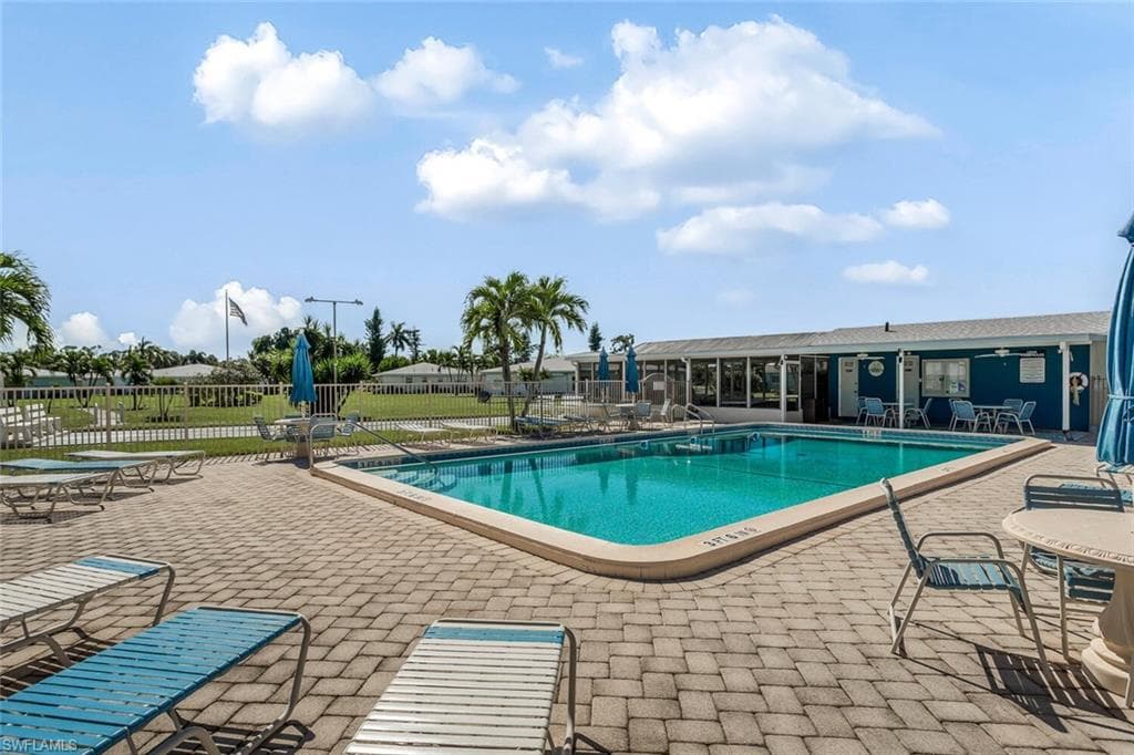 2164 Leisure LN, FORT MYERS FL 33907-19