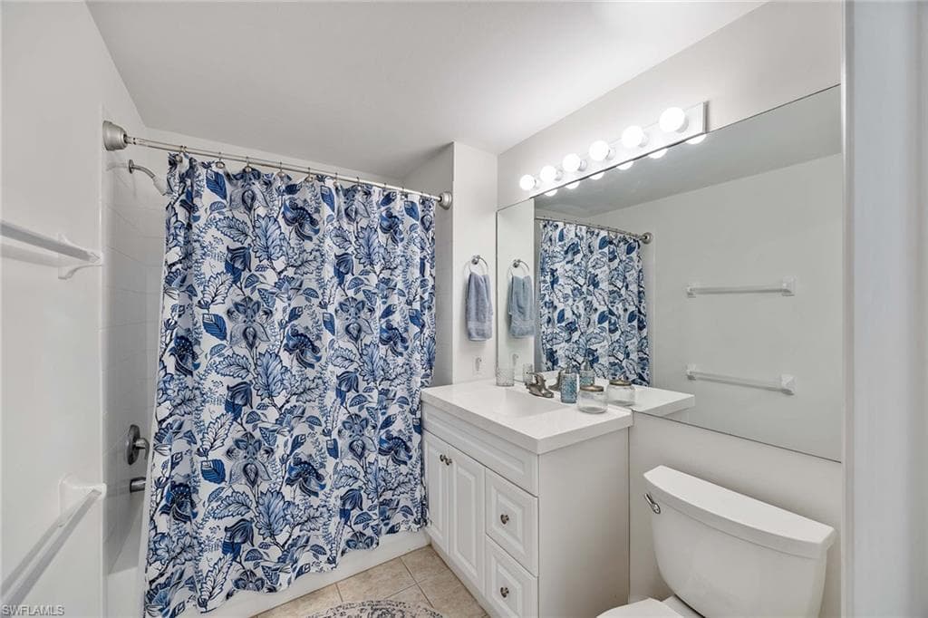 23526 Sandycreek TER # 304, ESTERO FL 34135-19