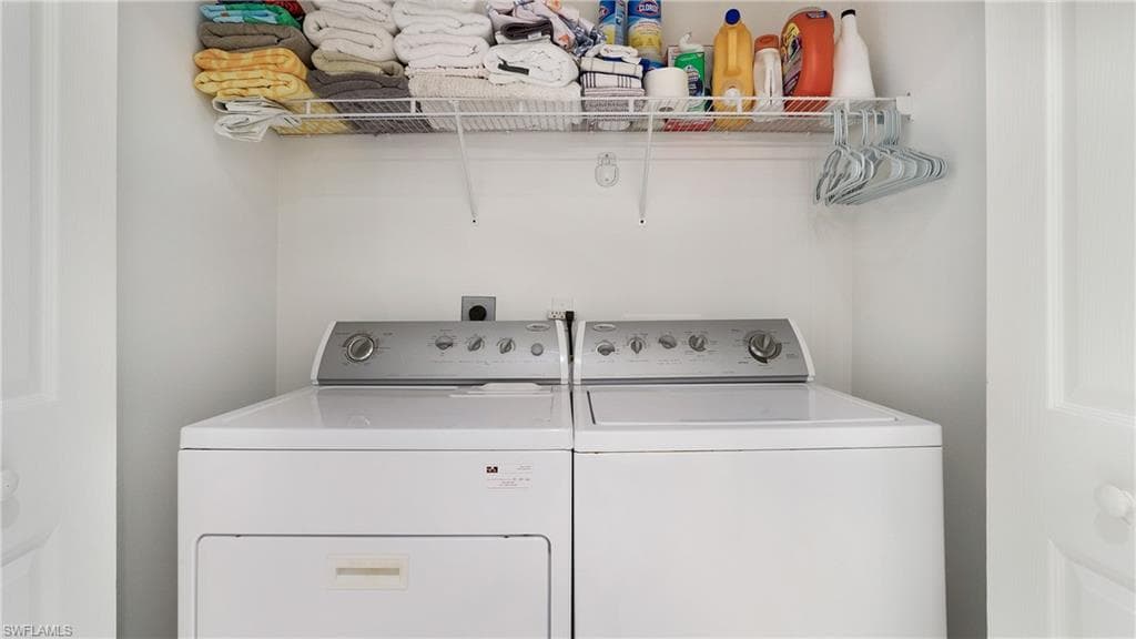 5284 Descanso CT, SARASOTA FL 34238-26