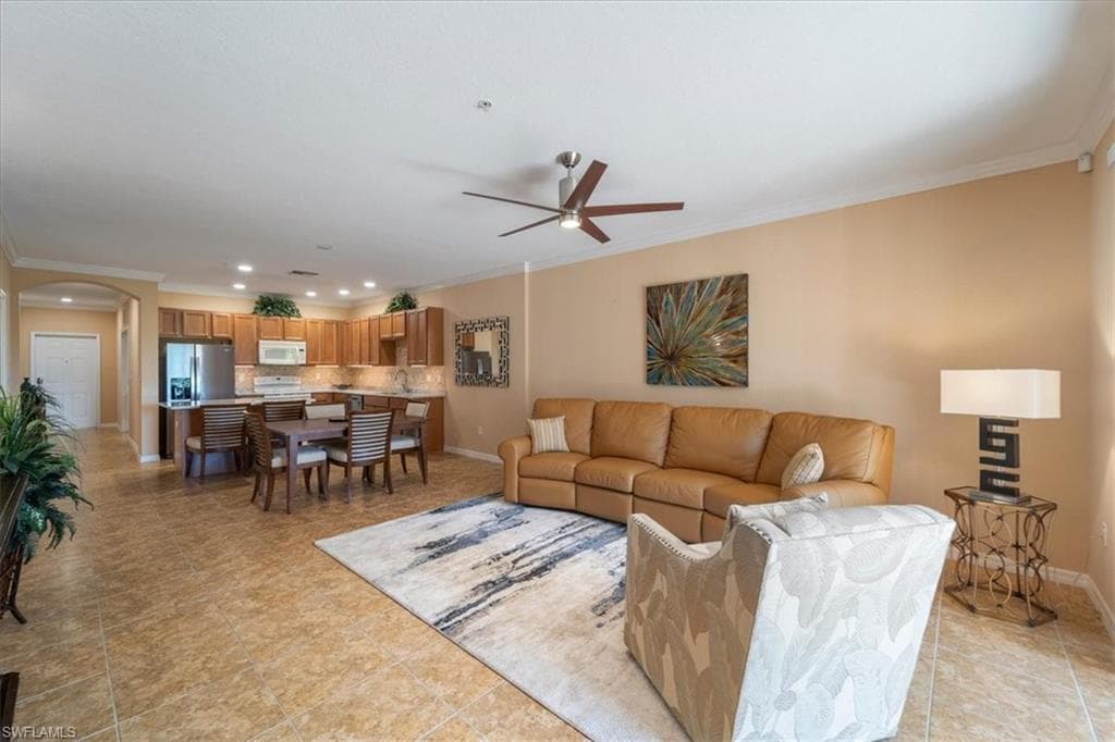 14981 Reflection Key CIR # 322, FORT MYERS FL 33907-28