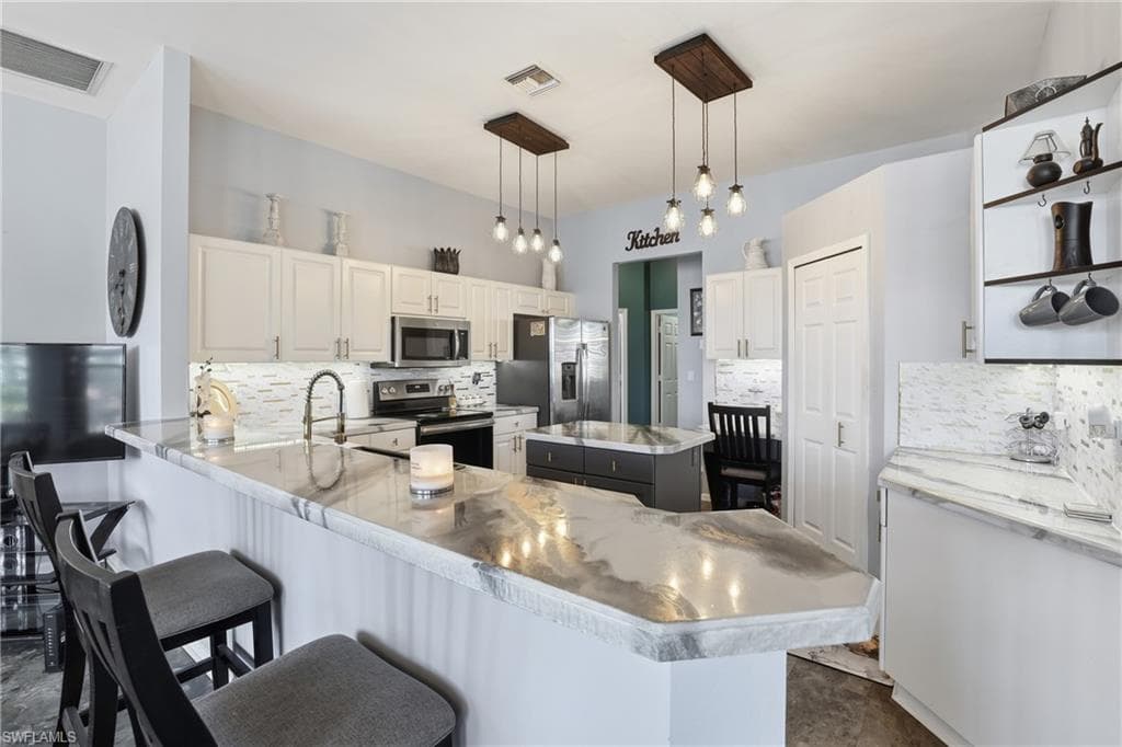 3236 Potomac CT, NAPLES FL 34120-18