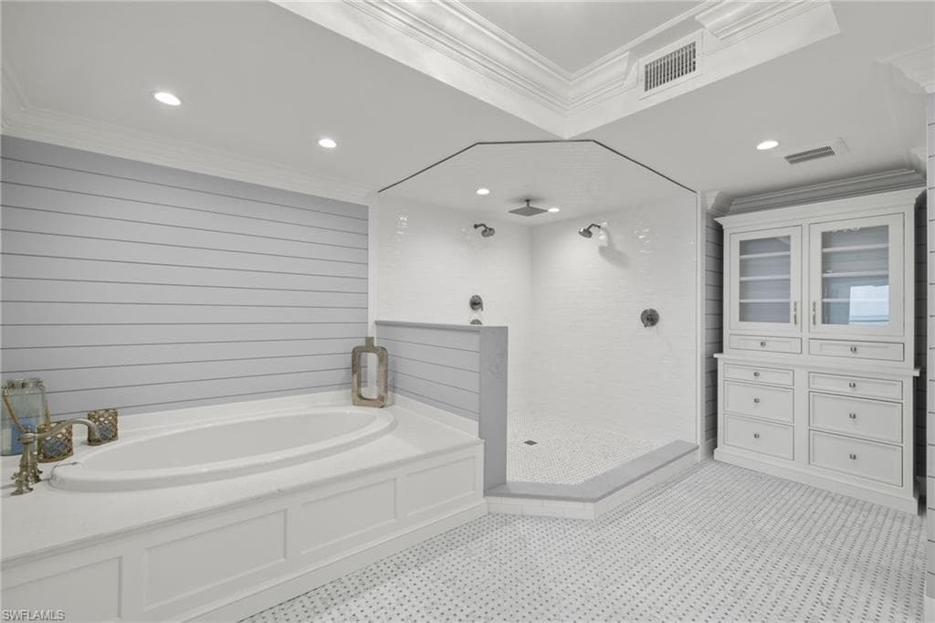 2549 W Gulf DR # 106, SANIBEL FL 33957-22