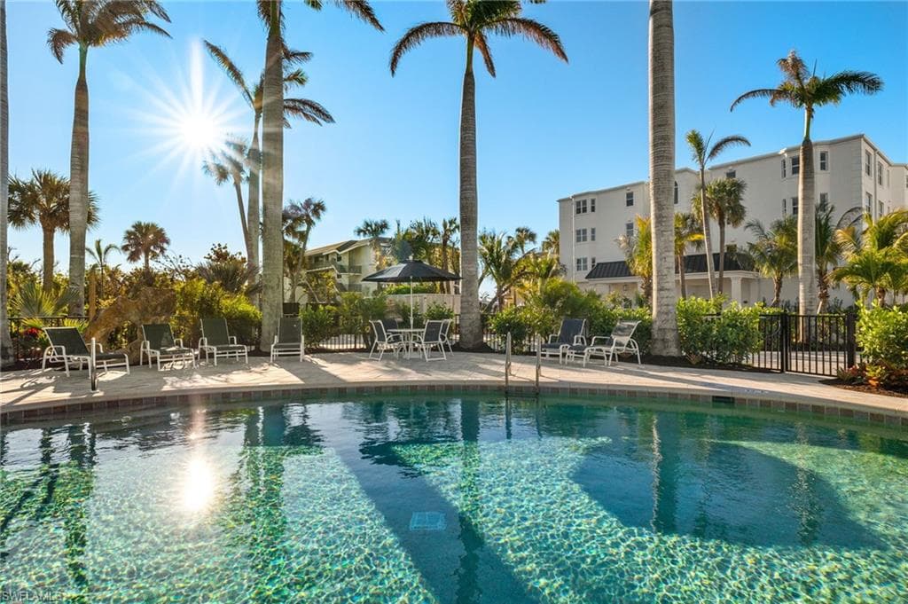 2549 W Gulf DR # 106, SANIBEL FL 33957-2