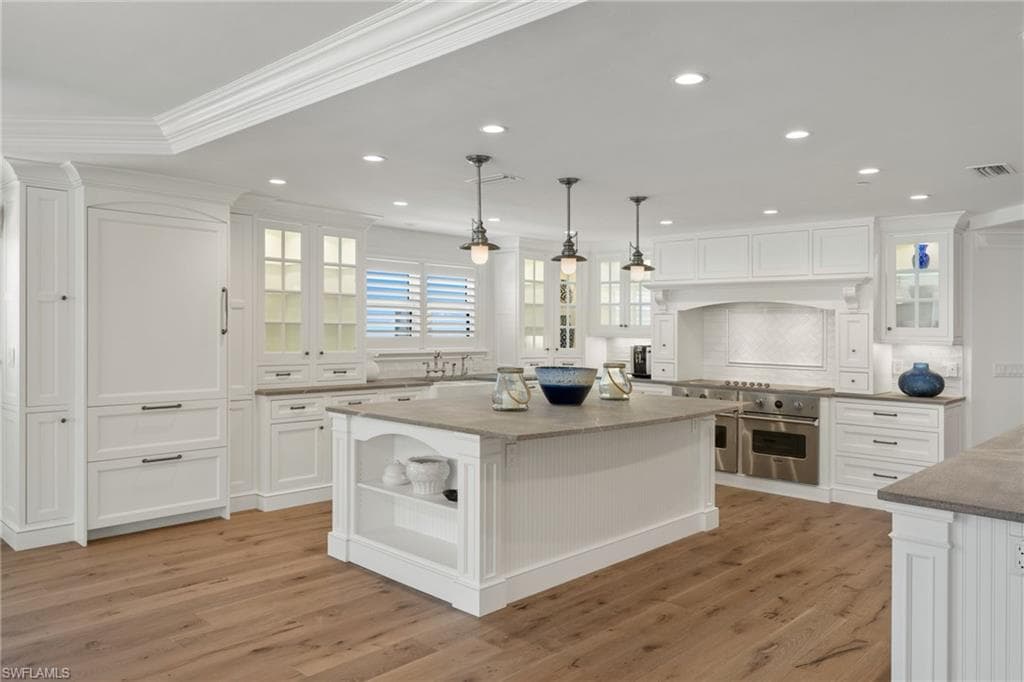 2549 W Gulf DR # 106, SANIBEL FL 33957-8