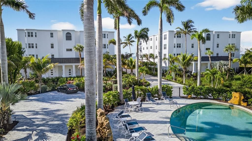 2549 W Gulf DR # 106, SANIBEL FL 33957-43