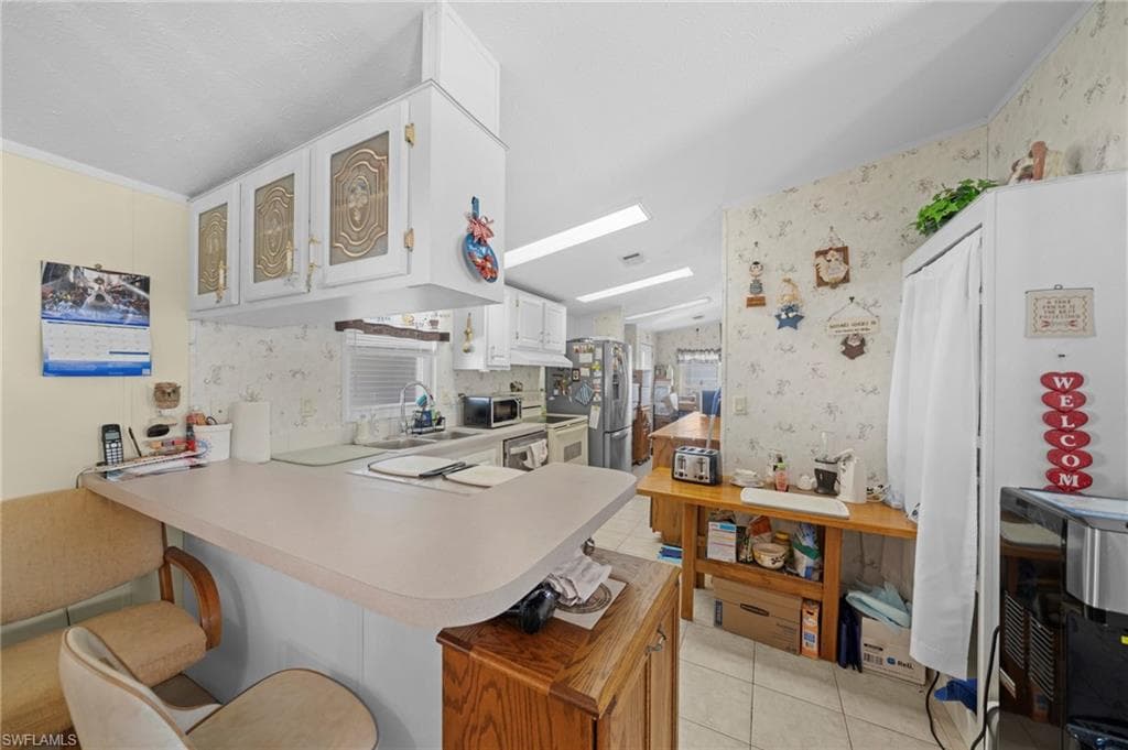 370 Nicklaus BLVD, NORTH FORT MYERS FL 33903-9