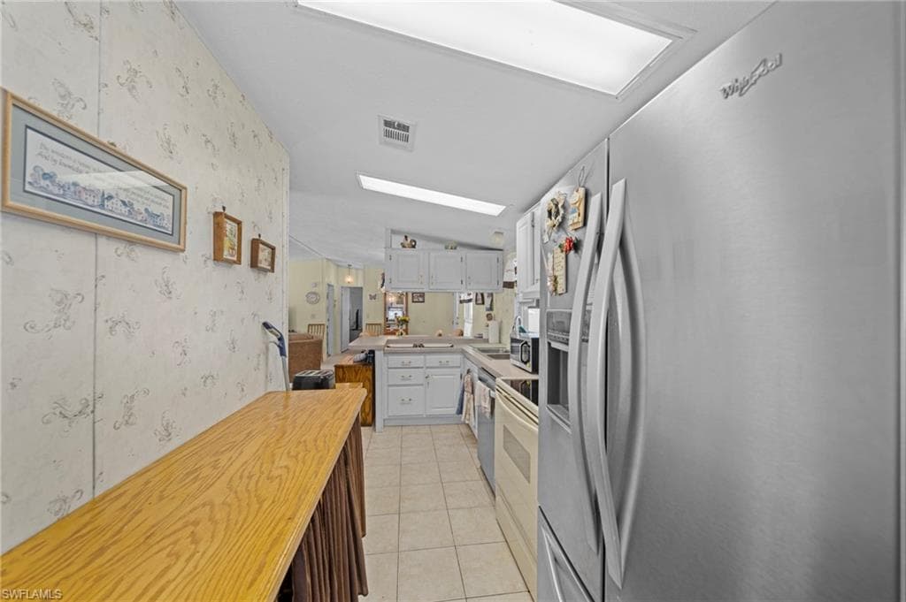 370 Nicklaus BLVD, NORTH FORT MYERS FL 33903-10