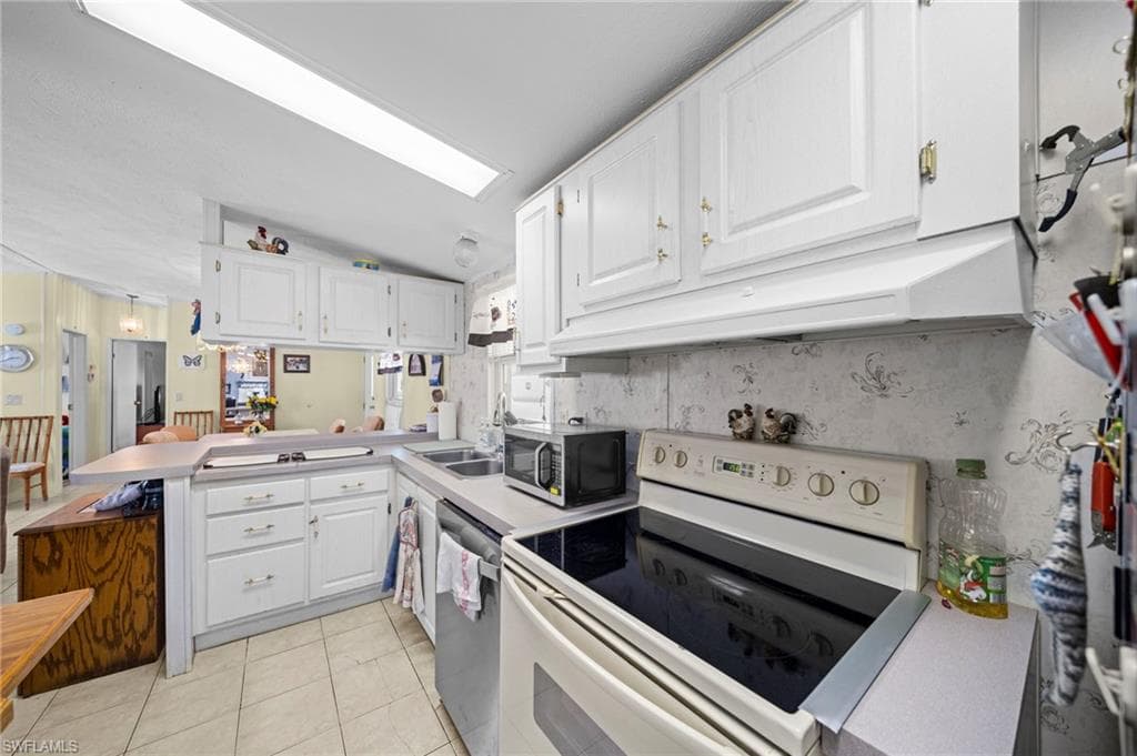 370 Nicklaus BLVD, NORTH FORT MYERS FL 33903-7