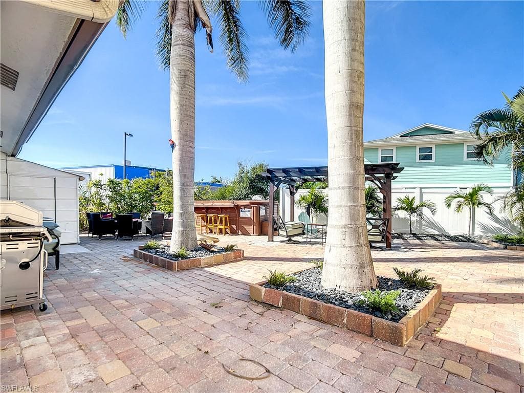 217 Miramar ST, FORT MYERS BEACH FL 33931-33