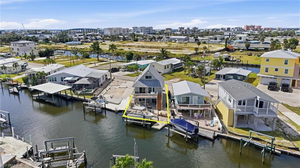 850 Oak ST, FORT MYERS BEACH FL 33931-27