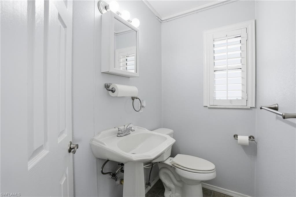 850 Oak ST, FORT MYERS BEACH FL 33931-23