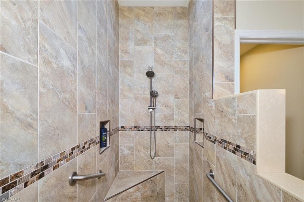 16420 Edgemont DR, FORT MYERS FL 33908-36