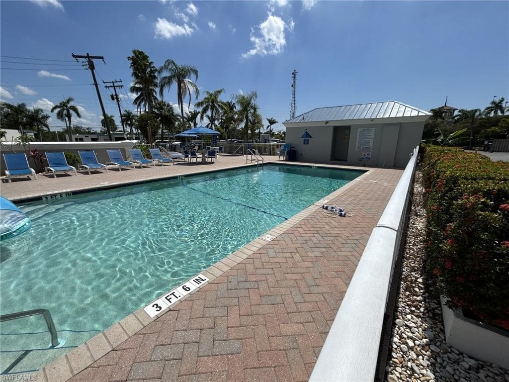 2885 Palm Beach BLVD # 103, FORT MYERS FL 33916-27