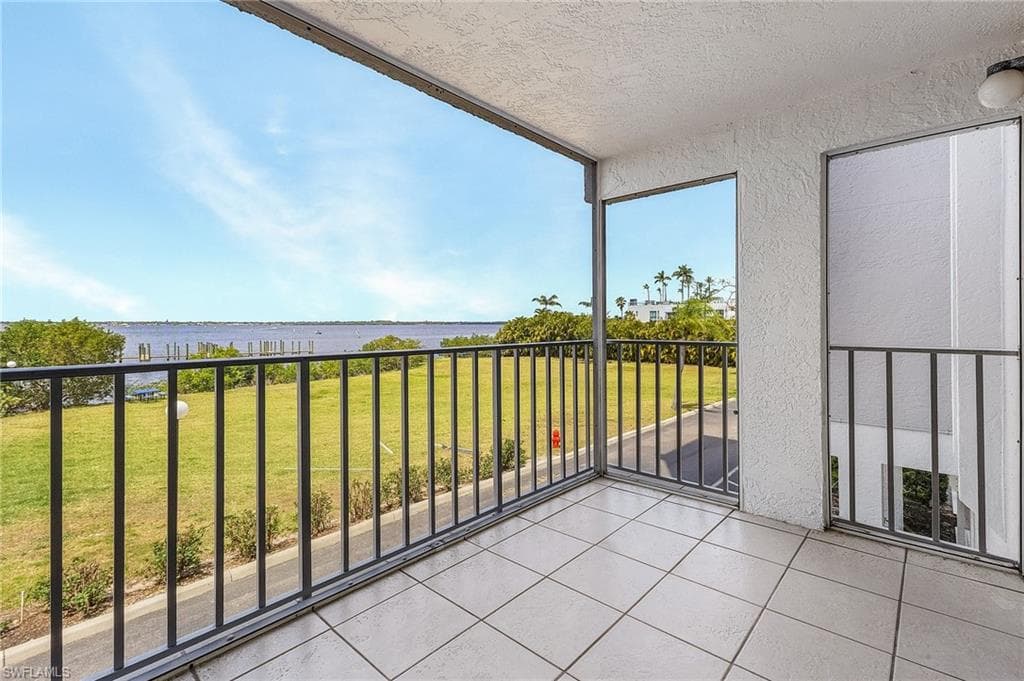 2885 Palm Beach BLVD # 103, FORT MYERS FL 33916-3