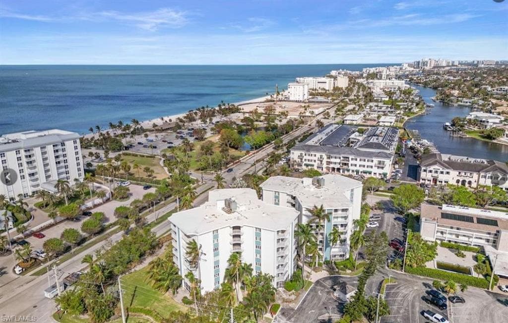 1300 Gulf Shore BLVD N # 304, NAPLES FL 34102-5