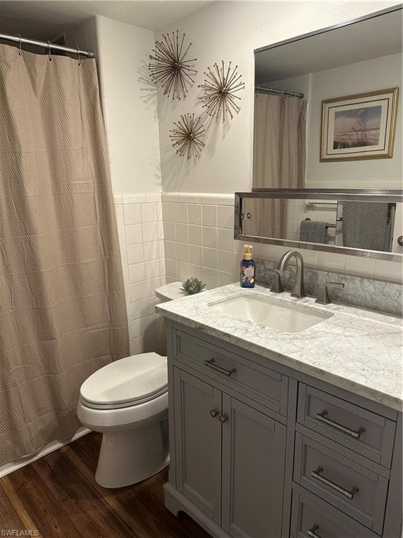 1300 Gulf Shore BLVD N # 304, NAPLES FL 34102-16