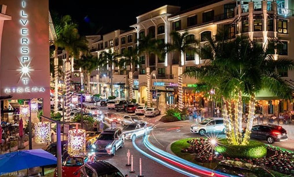 1300 Gulf Shore BLVD N # 304, NAPLES FL 34102-25