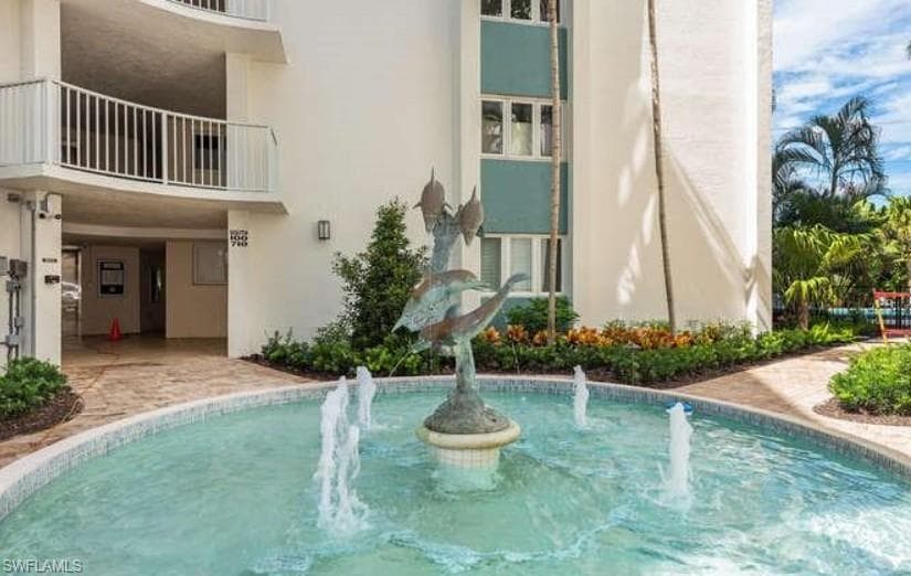 1300 Gulf Shore BLVD N # 304, NAPLES FL 34102-6