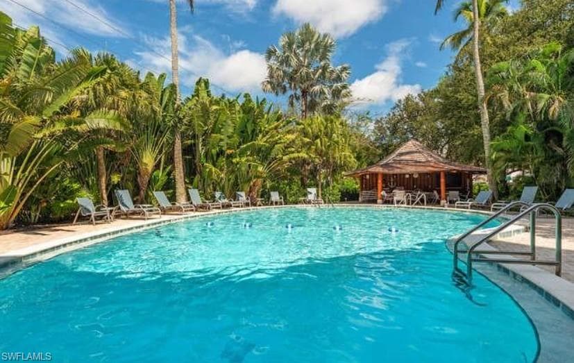 1300 Gulf Shore BLVD N # 304, NAPLES FL 34102-2