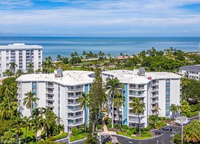 1300 Gulf Shore BLVD N # 304, NAPLES FL 34102-3