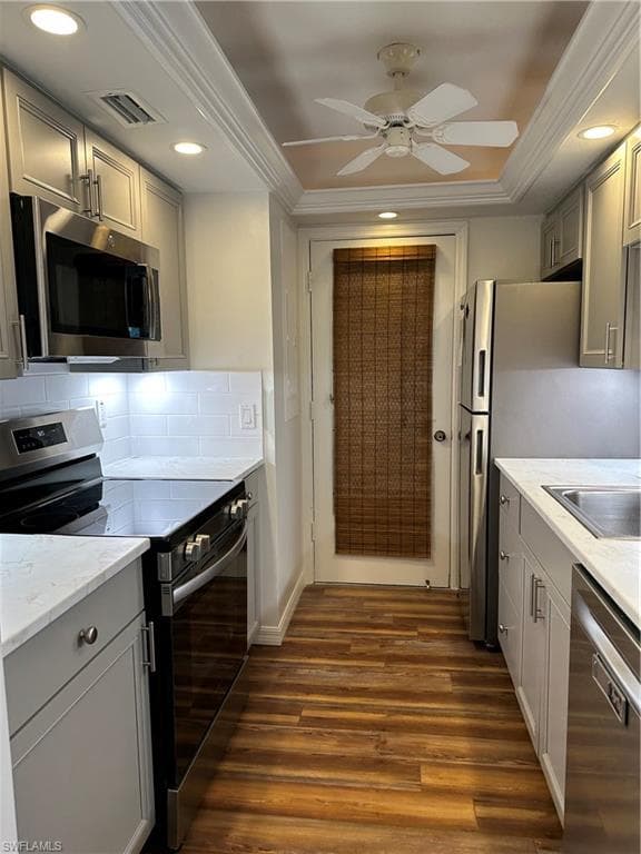1300 Gulf Shore BLVD N # 304, NAPLES FL 34102-7