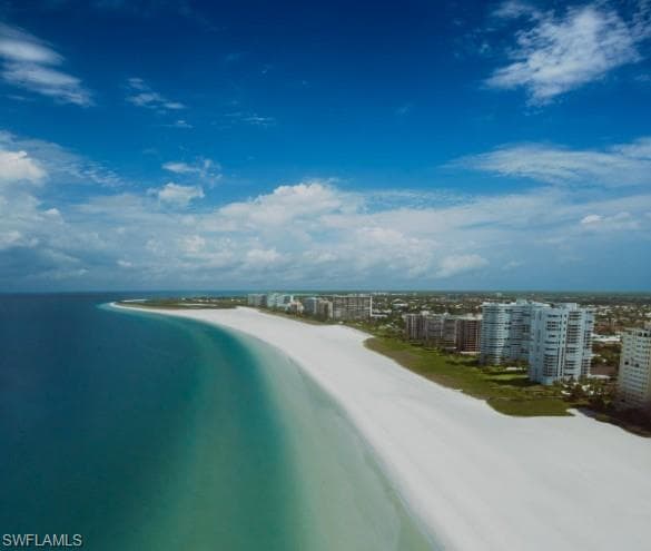 1300 Gulf Shore BLVD N # 304, NAPLES FL 34102-24
