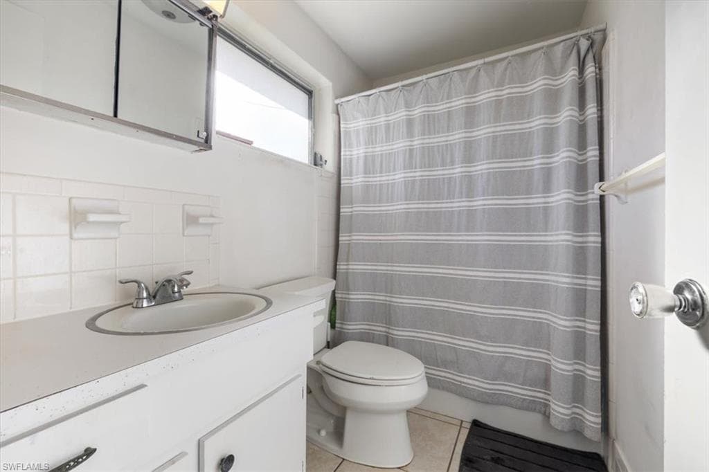681/683 95th AVE N, NAPLES FL 34108-22