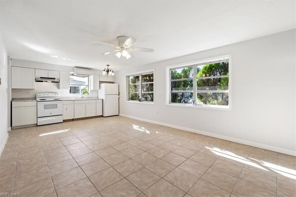 681/683 95th AVE N, NAPLES FL 34108-4
