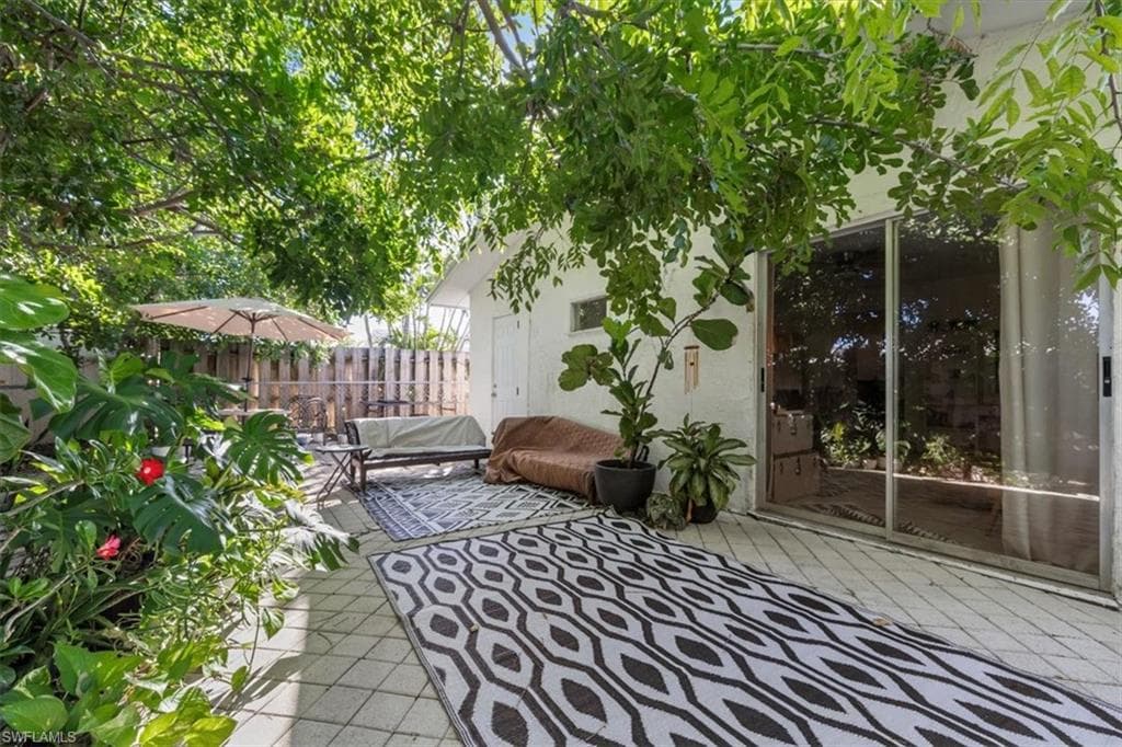 681/683 95th AVE N, NAPLES FL 34108-29