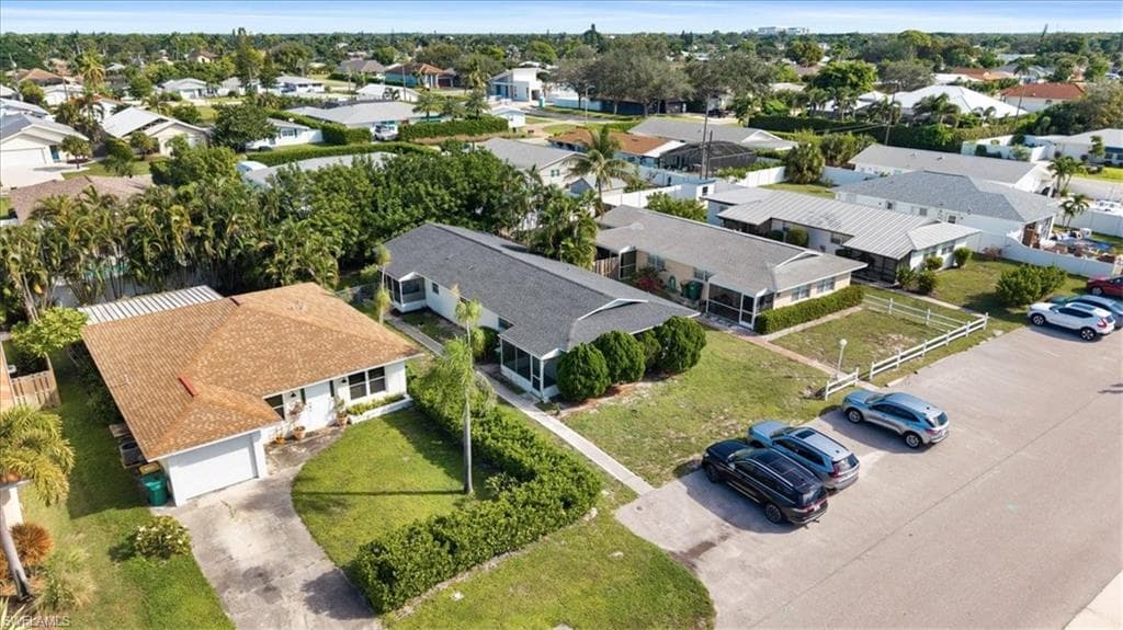 681/683 95th AVE N, NAPLES FL 34108-33
