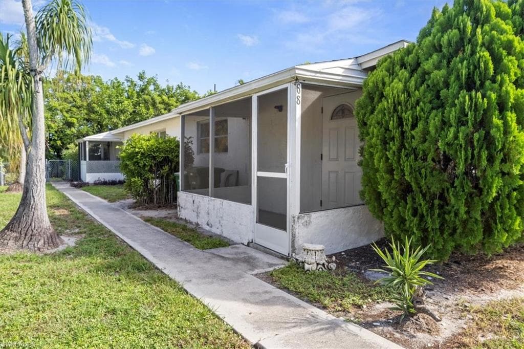 681/683 95th AVE N, NAPLES FL 34108-37