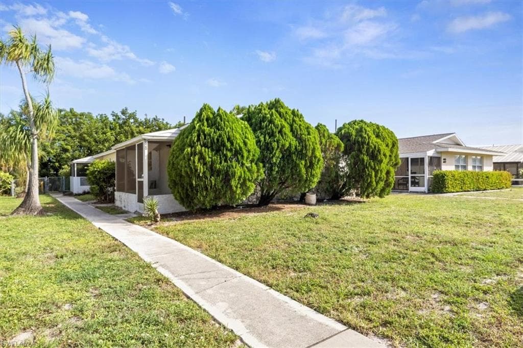 681/683 95th AVE N, NAPLES FL 34108-36