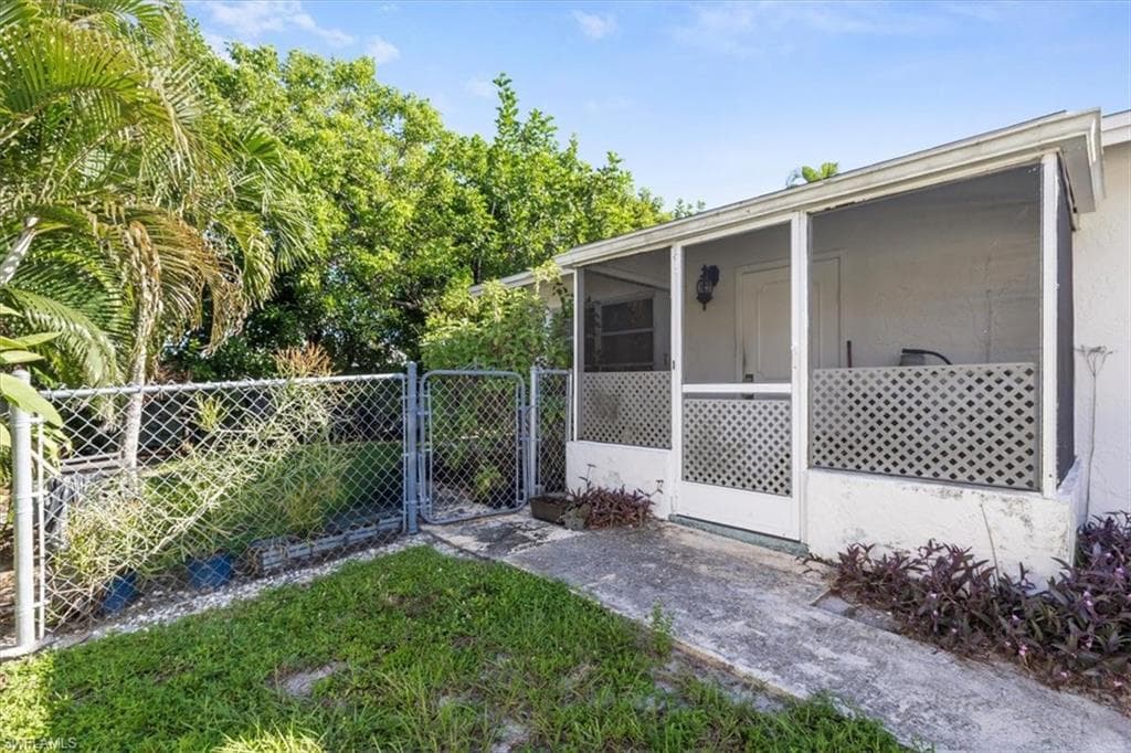 681/683 95th AVE N, NAPLES FL 34108-28