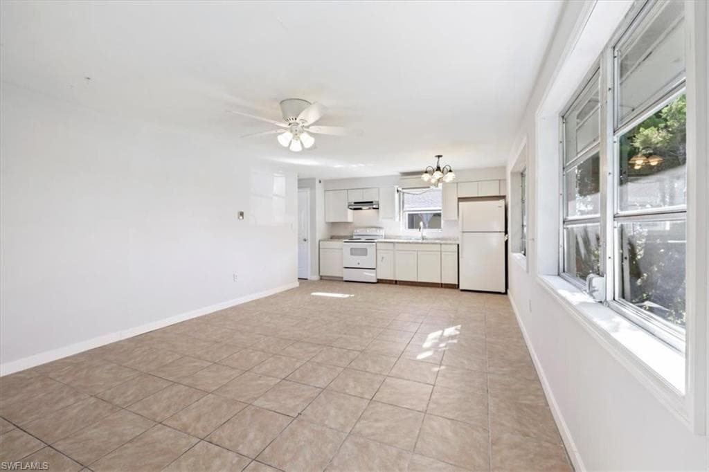 681/683 95th AVE N, NAPLES FL 34108-3