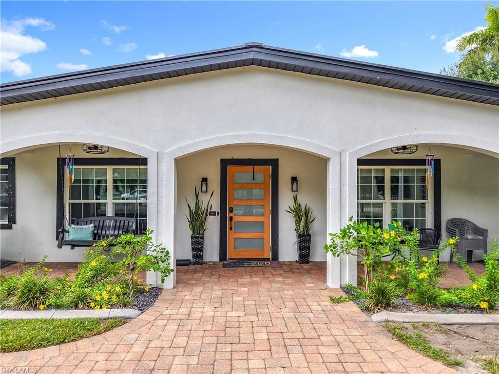 1325 Caloosa Vista RD, FORT MYERS FL 33901-1