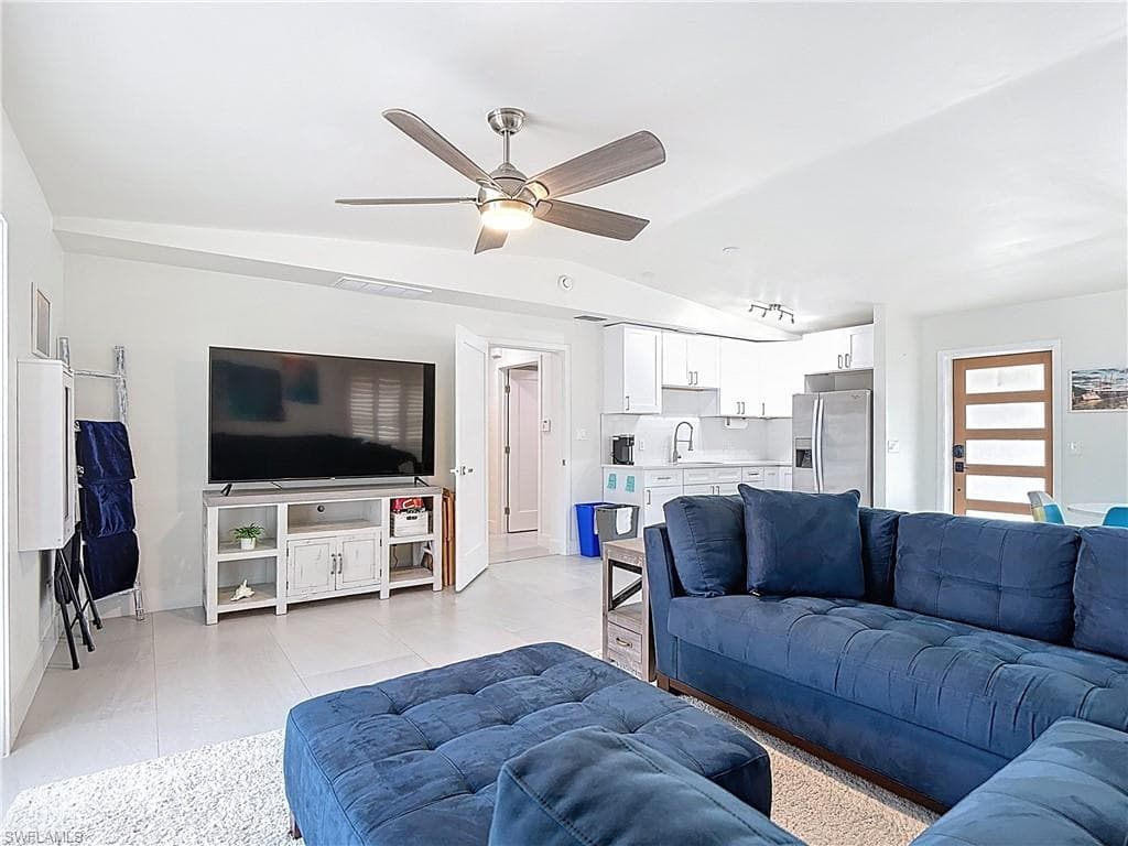 1325 Caloosa Vista RD, FORT MYERS FL 33901-42