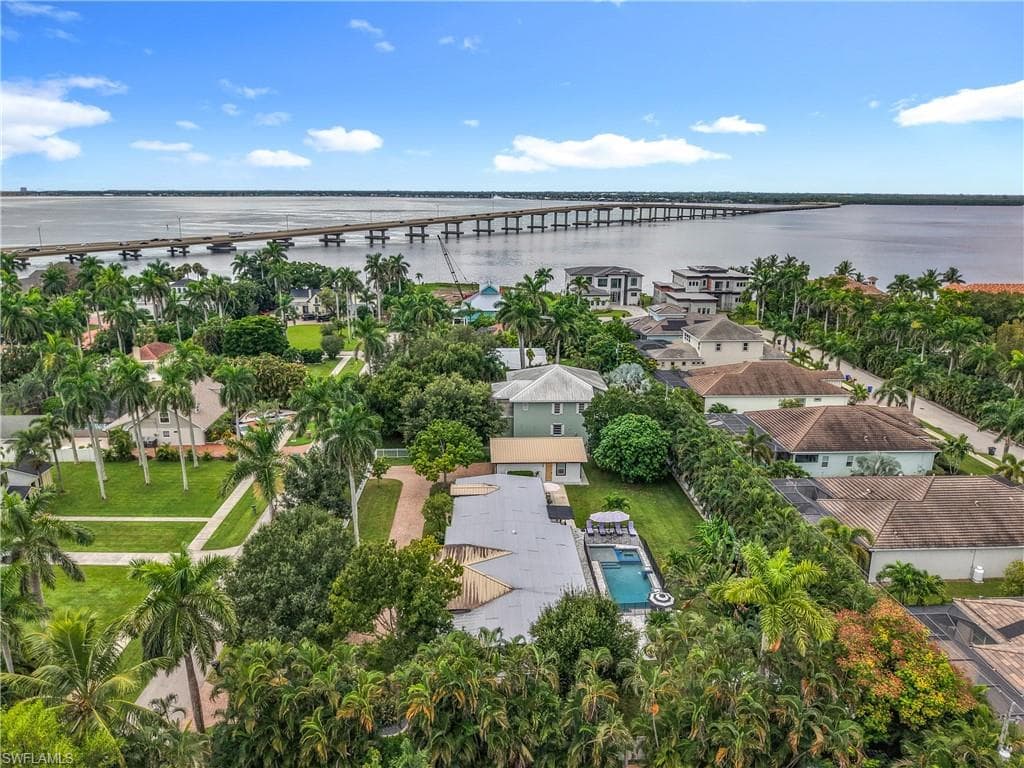 1325 Caloosa Vista RD, FORT MYERS FL 33901-47