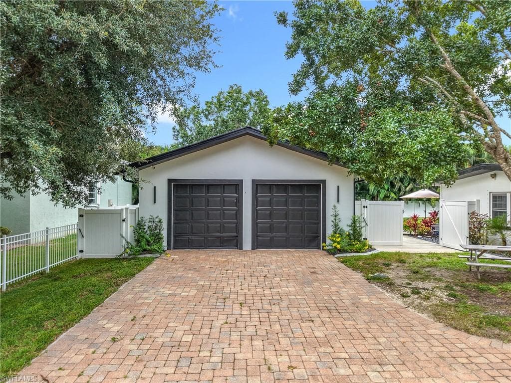 1325 Caloosa Vista RD, FORT MYERS FL 33901-30