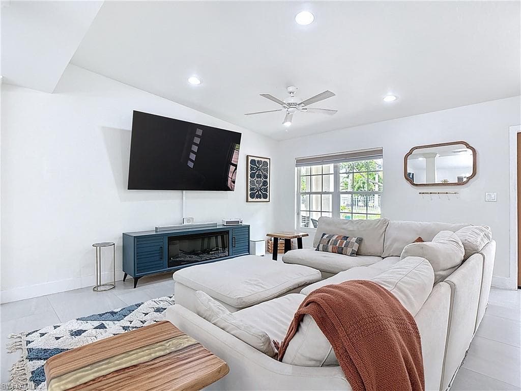 1325 Caloosa Vista RD, FORT MYERS FL 33901-3