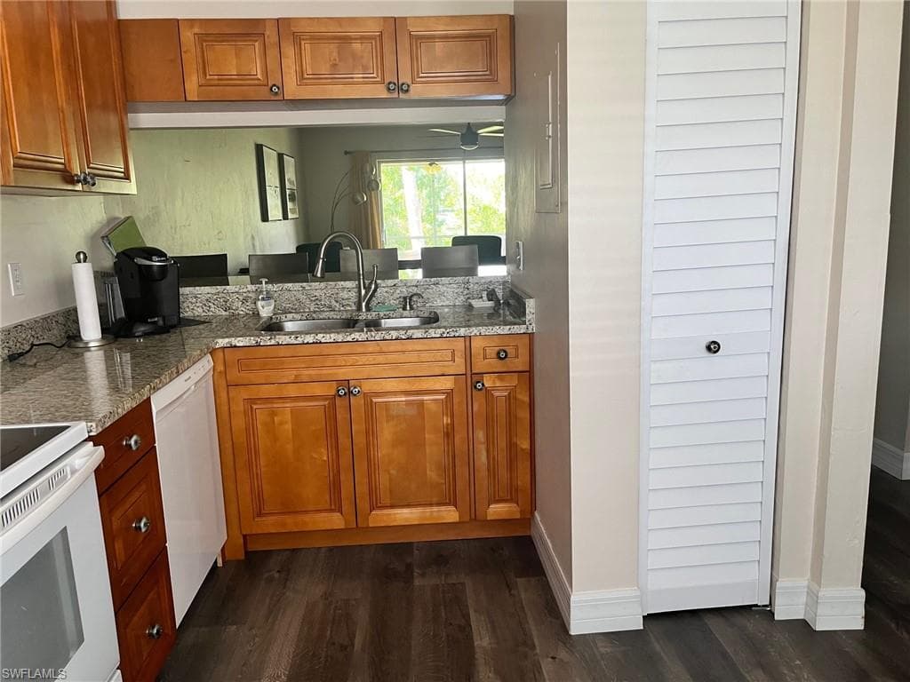 6156 Lake Front DR, FORT MYERS FL 33908-1