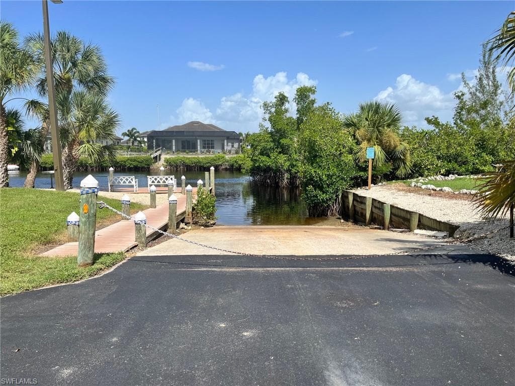 6156 Lake Front DR, FORT MYERS FL 33908-15