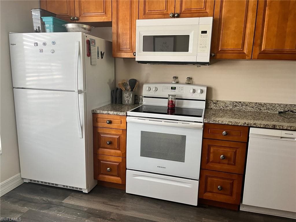 6156 Lake Front DR, FORT MYERS FL 33908-2