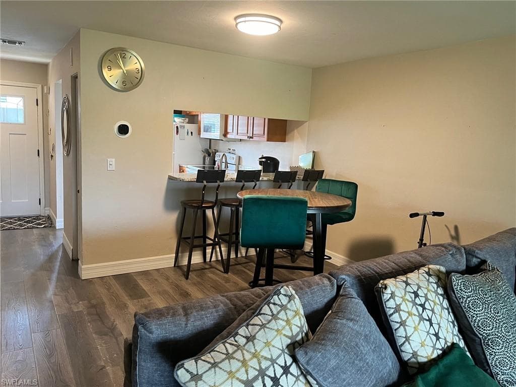 6156 Lake Front DR, FORT MYERS FL 33908-4