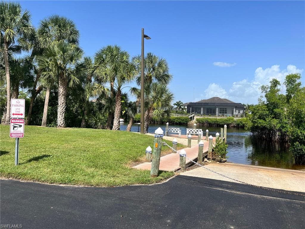 6156 Lake Front DR, FORT MYERS FL 33908-14