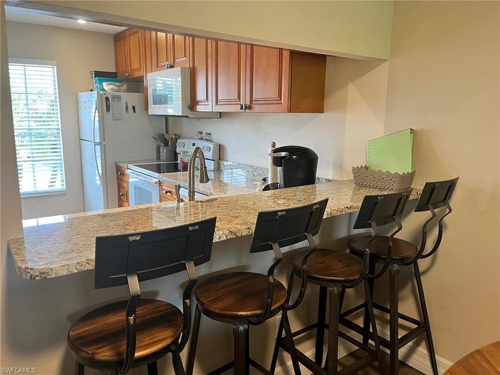 6156 Lake Front DR, FORT MYERS FL 33908-3